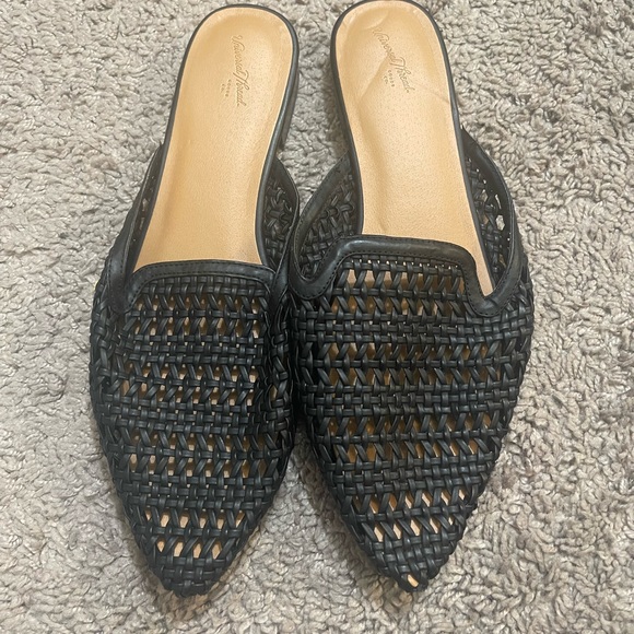 Weaved flat slides - Picture 1 of 1
